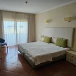 Paraiso De Aparthotel 4*