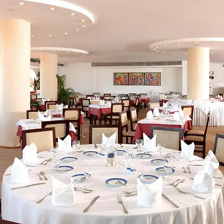Apartmanhotel Paraiso De 4*
